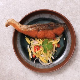 ปลากระพงไร้ก้าง ยำมะม่วง