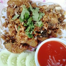 เนื้อปลากะพงทอดกระเทียม
