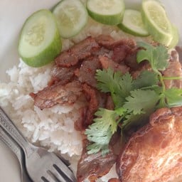 เนื้อทอดกระเทียมพริกไทย