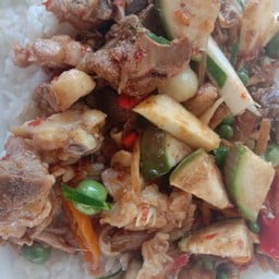 ผัดฉ่าไก่บ้าน