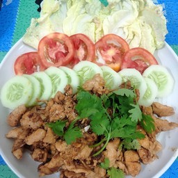 ไก่ทอดกระเทียมราดข้าว