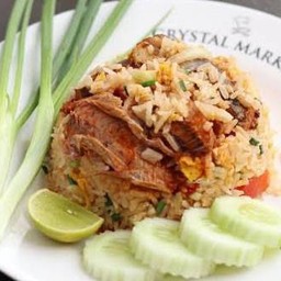 ข้าวผัดปลากระป๋อง