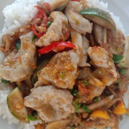 ผัดเผ็ดปลาขูด