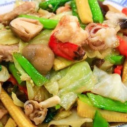 ผัดผักรวมมิตรทะเล