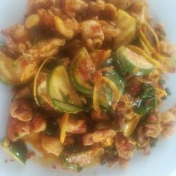 จระเข้ผัดฉ่า