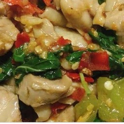 ผัดกระเพราไก่