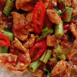 หมูผัดพริกแกง