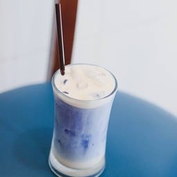 น้ำอัญชันลาเต้ (ไม่มีคาเฟอีน)