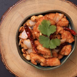 ข้าวไก่กรอบผัดเม็ดมะม่วงหิมพานต์