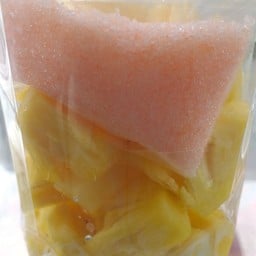 ผลไม้สดปอกหน้าวัดเลา🍉🍍🍈🥝