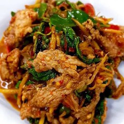 ข้าวผัดเผ็ดเนื้อ