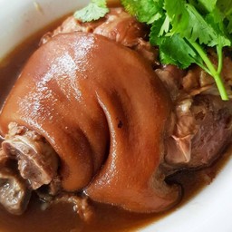 ขาหมูทศพล ทั้งขา