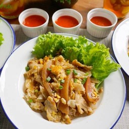 ร้านก๋วยเตี๋ยวคั่วไก่ระเบิด