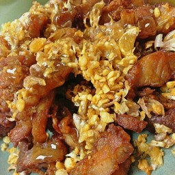หมูกรอบทอดกระเทียม