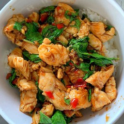 ผัดกะเพราอกไก่ เป็นกับข้าว