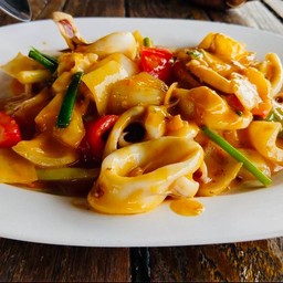 B08-ปลาหมึกผัดไข่เค็ม