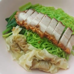 บะหมี่หยกหมูกรอบเกี๊ยว