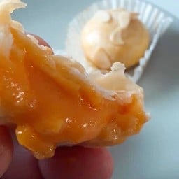 ขนมบ้านอองตอง เปี๊ยะไส้ไข่เค็มลาวา ไส้ชอคโกแลตคัสตาร์ด