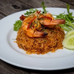 ข้าวผัดต้มยำกุ้ง หรือ ทะเล