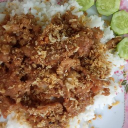 ข้าวหมูทอดกระเทียม