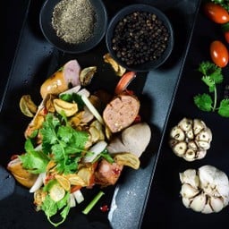 ยำไส้กรอกรวมเยอรมัน  German mixed sausage Thai salad