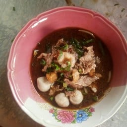 ก๋วยเตี๋ยวเรืออนุสาวรีย์ นายหนุ่ย