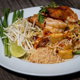 ผัดไทยกุ้งสด