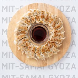 Mit-samai gyoza มิตรสมัยเกี๊ยวซ่า