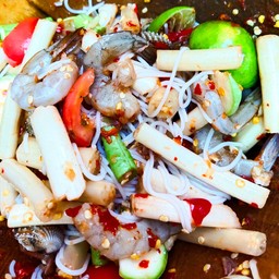 ตำซั่วกุ้งสดหอยแครงไหลบัว