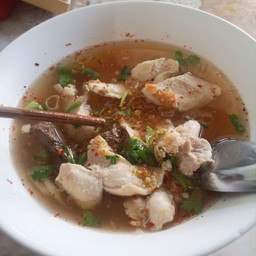 ก๋วยเตี๊ยวไก่ต้มส้มนาย.ต