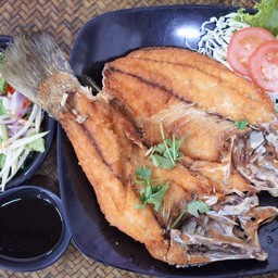 ปลากระพงทอดน้ำปลา