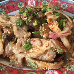 น้ำตกคอหมูย่าง