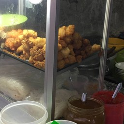 ร้านก๋วยเตี๋ยวลูกชิ้นปลา เจ๊หนิม ยศเส