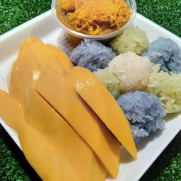 ข้าวเหนียวมะม่วงแม่สมัย ตลาดเวิลด์ไนท์มาเก็ต