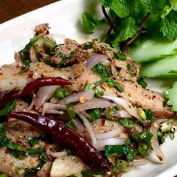 หมูน้ำตก