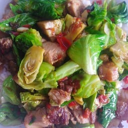 แขนงไฟแดงหมูกรอบ