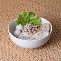 ก๋วยเตี๋ยวแห้ง พิเศษ