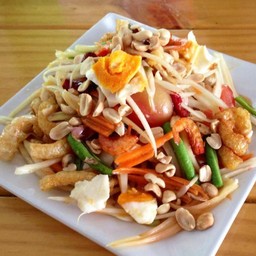 ตำแคบหมูปลากรอบไข่เค็ม