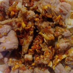 หมูกระเทียมเป็นกับข้าว