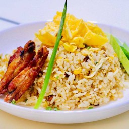 ข้าวผัด ป.โท (ทอด ผัด ยำ ย่าง)