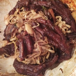 ขาห่านอบบะหมี่ (5 ชิ้น)