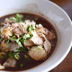 เจ๊ตุ๊ก ก๋วยเตี๋ยวเรือ อยุธยารสเด็ด เทอดไท