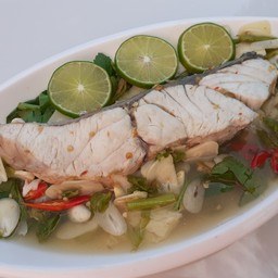 ปลากะพงนึ่งมะนาวชิ้น