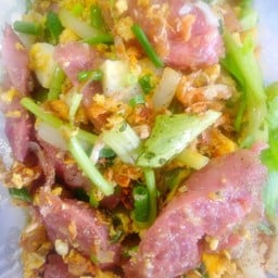 แหนมผัดไข่เป็นกับข้าว