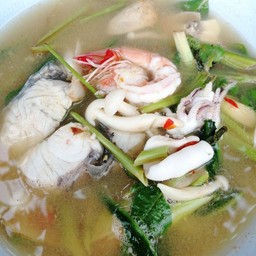 ต้มยำรวมมิตรน้ำใส