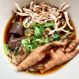 ร้าน M ก๋วยเตี๋ยวไก่ตุ๋นมะระ