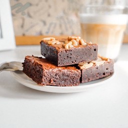 Sister X Baker Studio