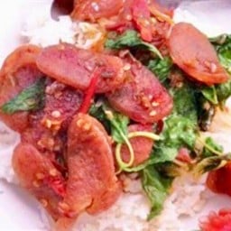 กะเพรากุนเชียงราดข้าว