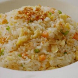 ข้าวผัดกะเทียม