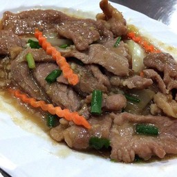 หมูผัดน้ำมันหอยstir-fried pork in oyster sauce